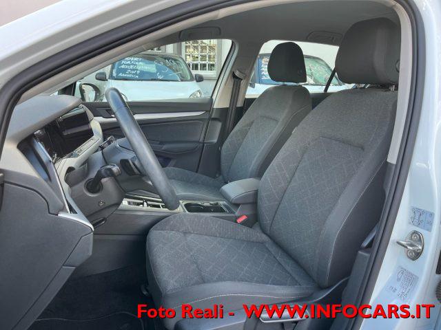 VOLKSWAGEN Golf 1.0 eTSI MHEV EVO DSG Life - PROMO!