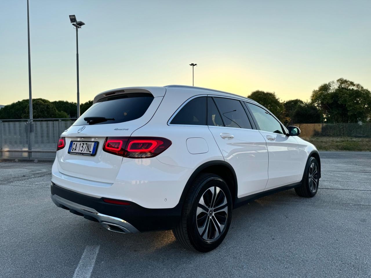 MERCEDES GLC 200D Sport 4Matic - Led Navi