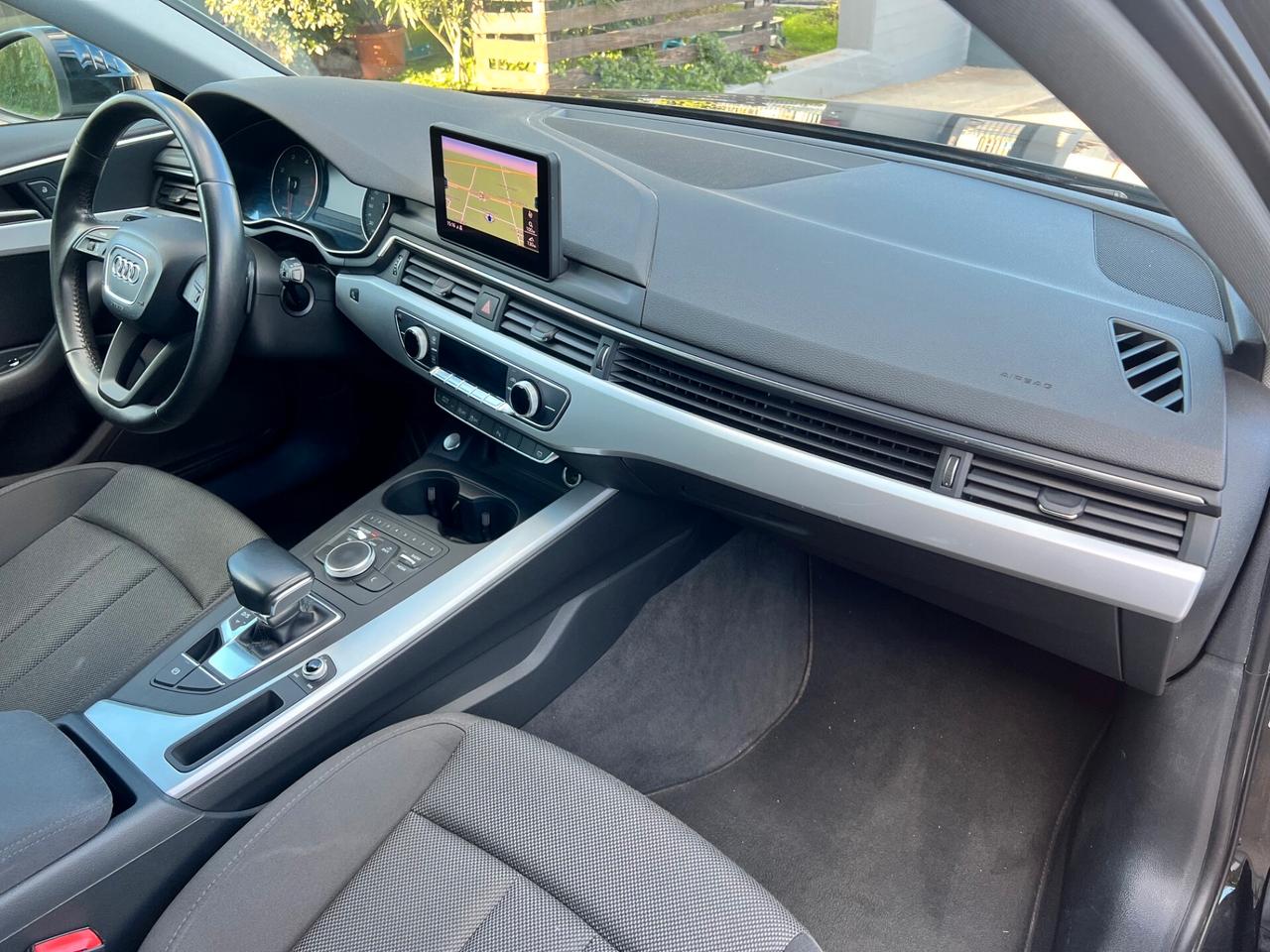 Audi A4 Avant 35 2.0 tdi 150cv Business s-tronic NAVI/LED