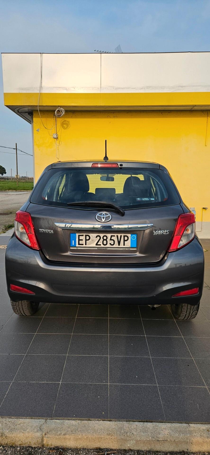 Toyota Yaris 1.0 5 porte GPL