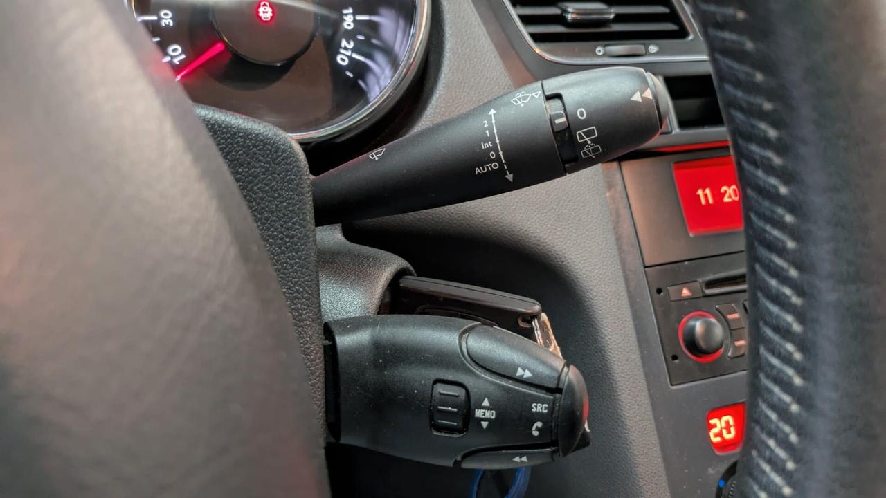 Peugeot 5008 1.6 HDi 115CV Business