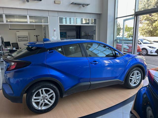 TOYOTA C-HR 1.8 Hybrid E-CVT Business