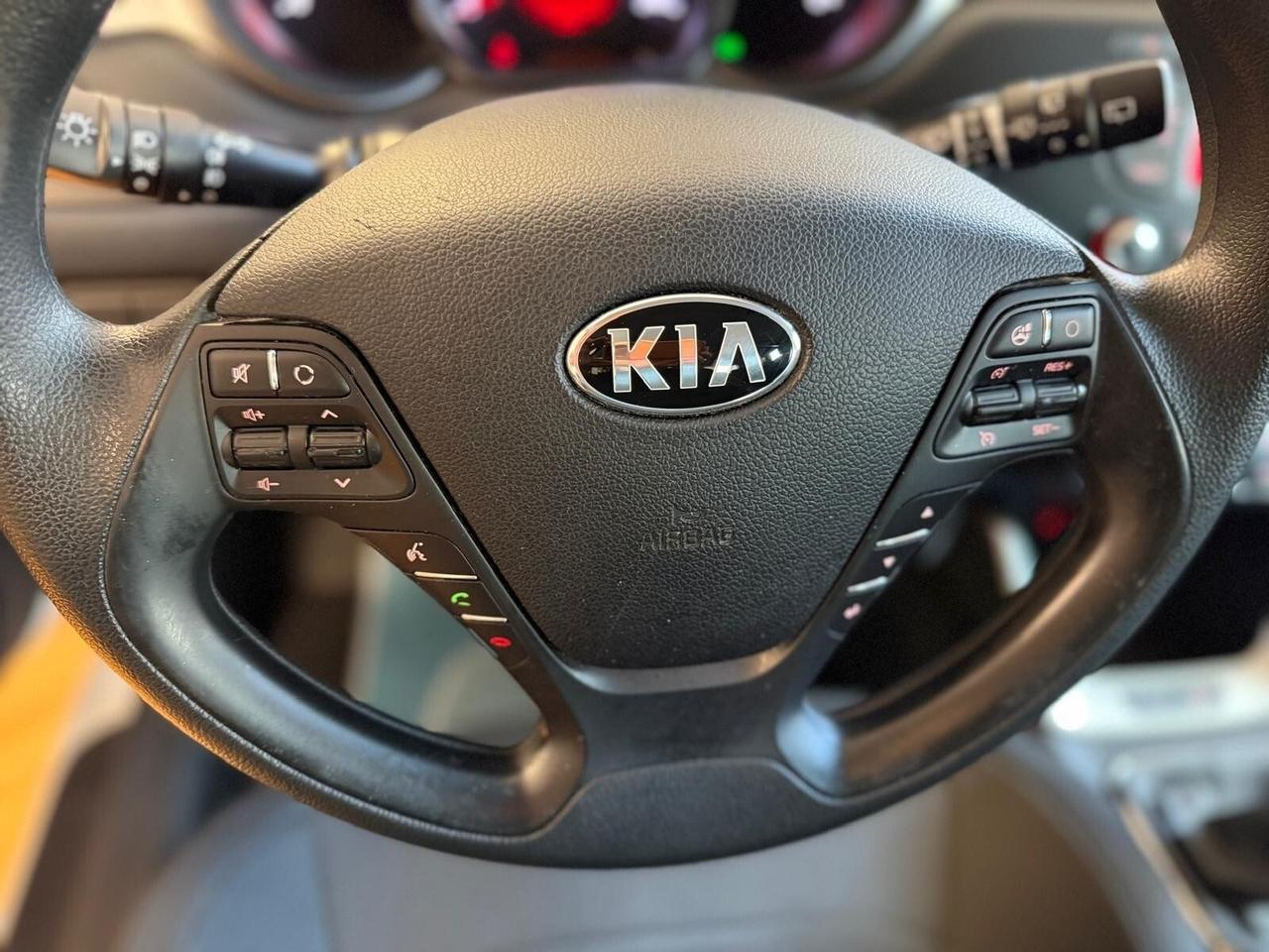 Kia Ceed cee'd 1.4 CVVT 5 porte Cool