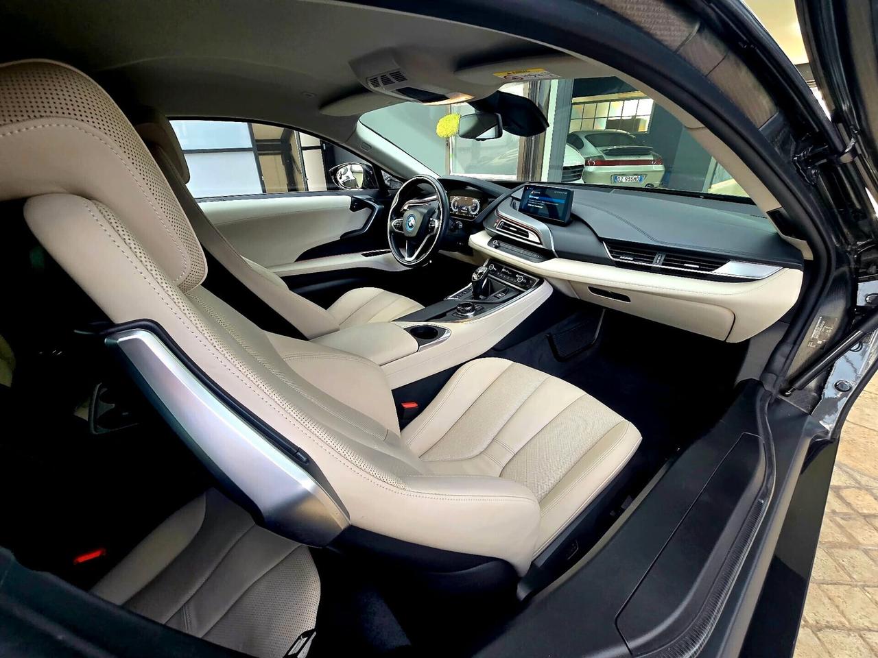 BMW i8 COUPE 374cv RESTYLING (i12) PLUG-IN