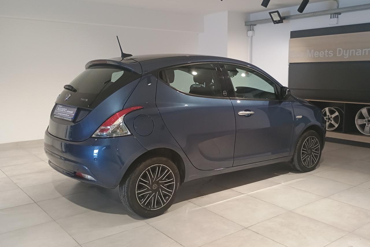 Lancia Ypsilon 1.0 FireFly 5 porte S&S Hybrid Ecochic Gold