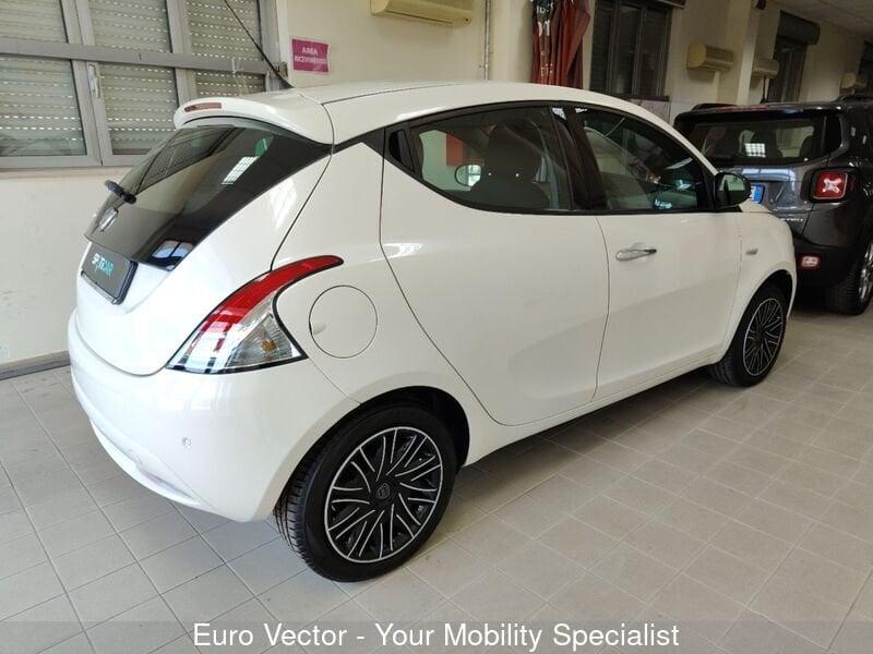 Lancia Ypsilon 1.2 69 CV 5 porte Gold