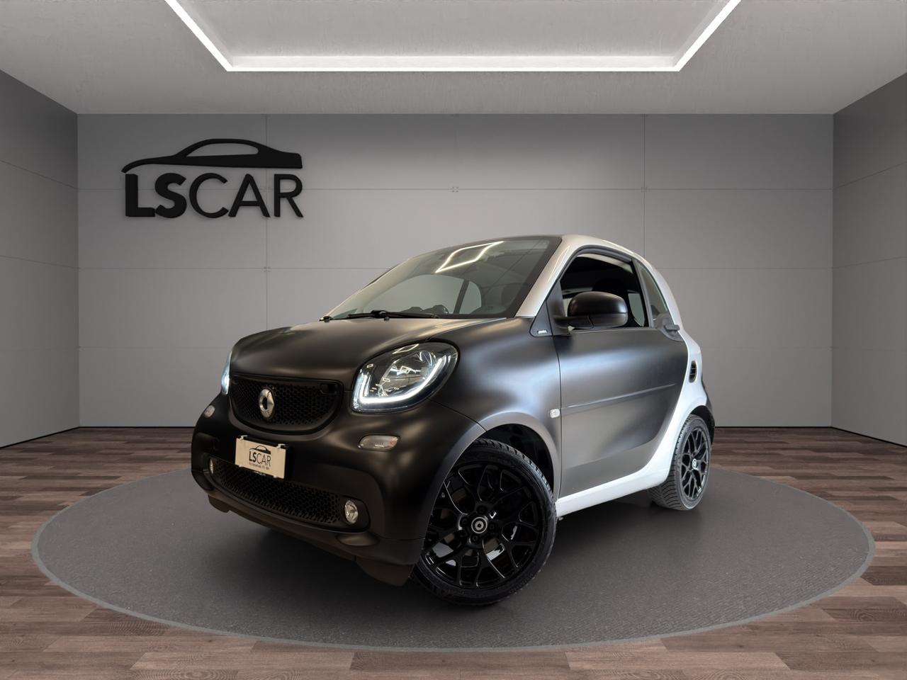 Smart fortwo coupe 0.9 Passion Turbo 90cv - Unico proprietario - Promo finanziamento - Cerchi in lega 16" - Luci Led - Tetto panoramico - Schermo touch - Sport Pack