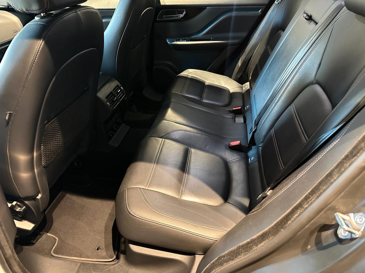 Jaguar F-Pace 2.0 D 180 CV AWD aut. Prestige