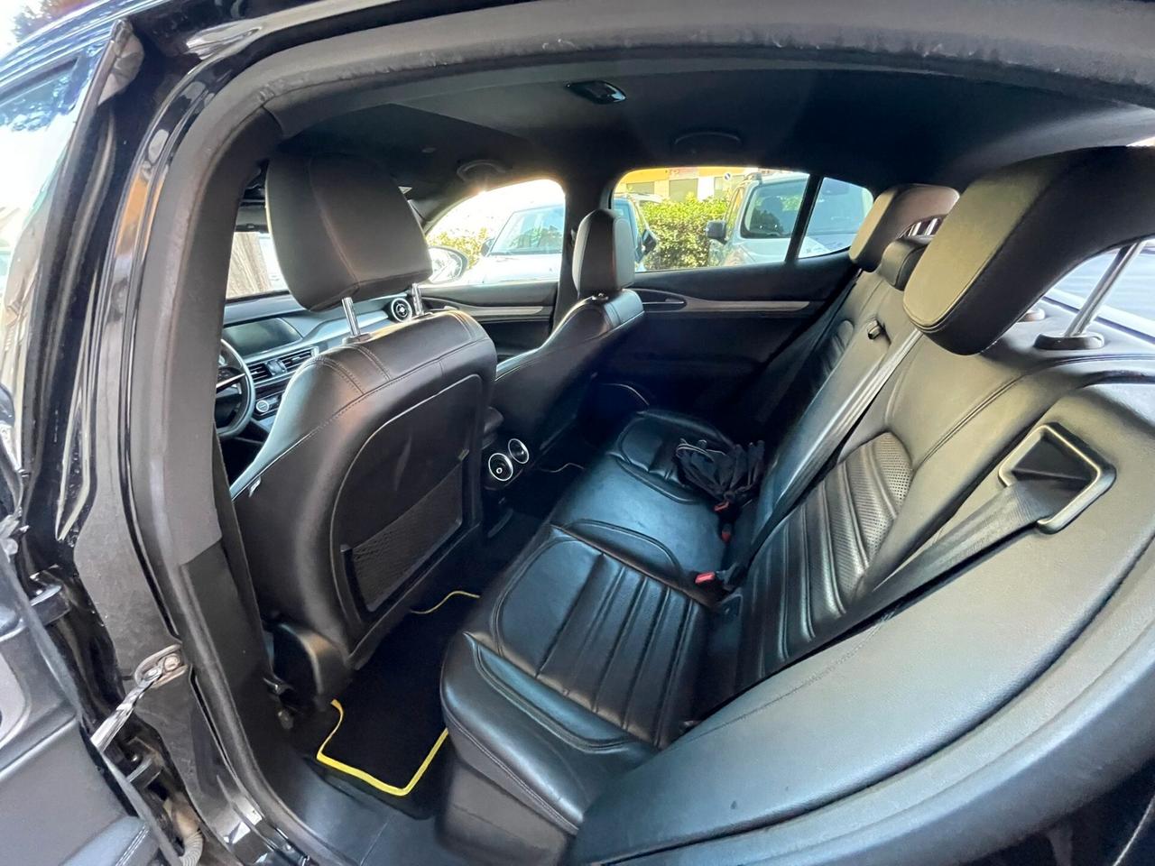 Alfa Romeo Stelvio 2.2 Turbodiesel 180 CV AT8 RWD Super