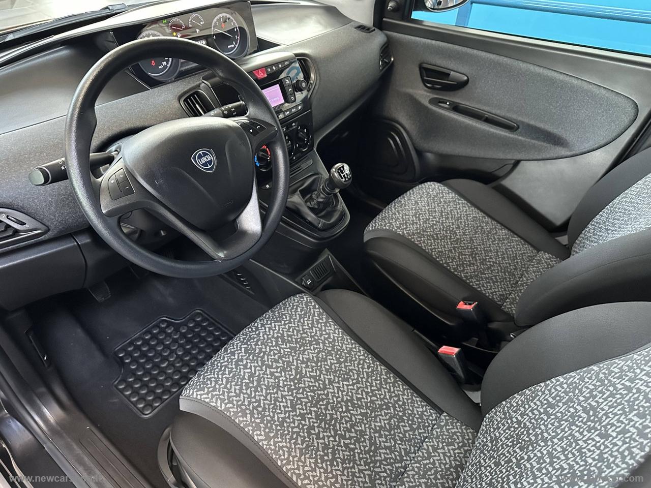 LANCIA Ypsilon 1.0 FireFly 5p.S&S Hyb. Eco Silv. NEOPATENTATI