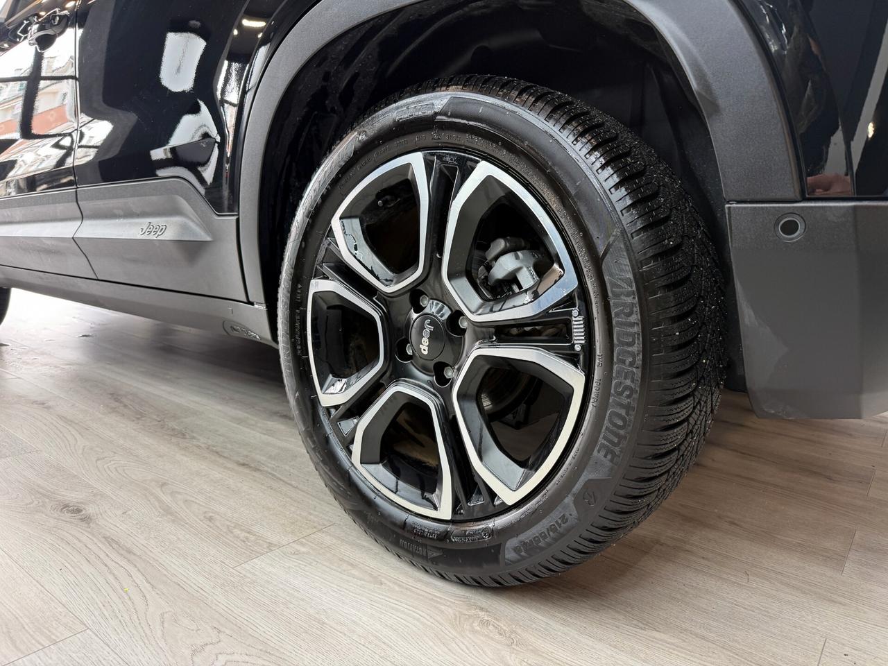 Jeep Avenger 1.2 Turbo MHEV SUMMIT