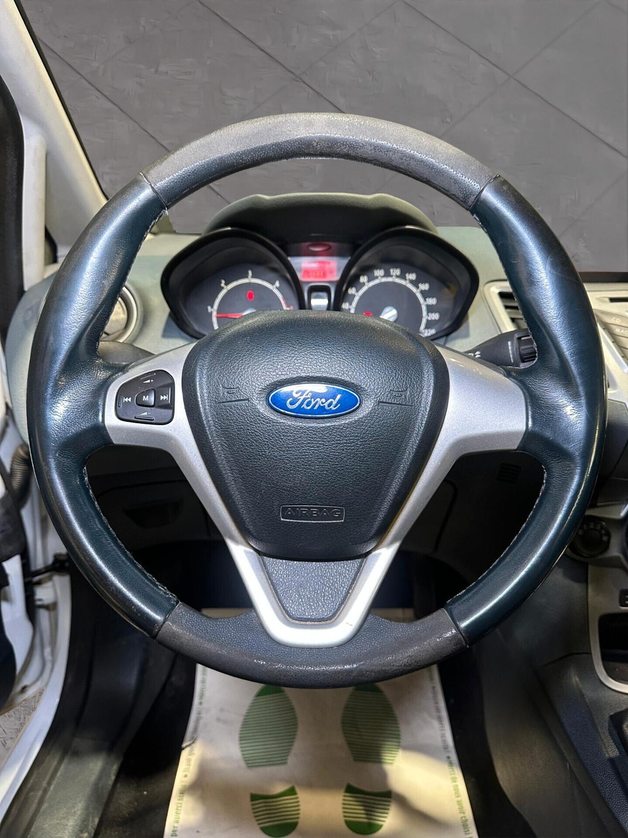 Ford Fiesta 1.4 TDCi 68CV 3 porte Titanium