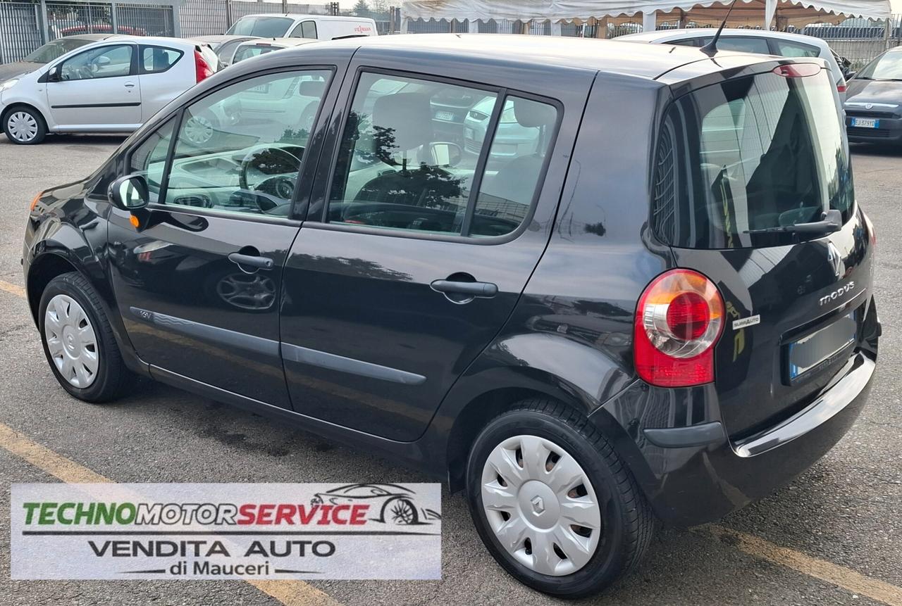 Renault Modus 1.2 16V Saint Tropez