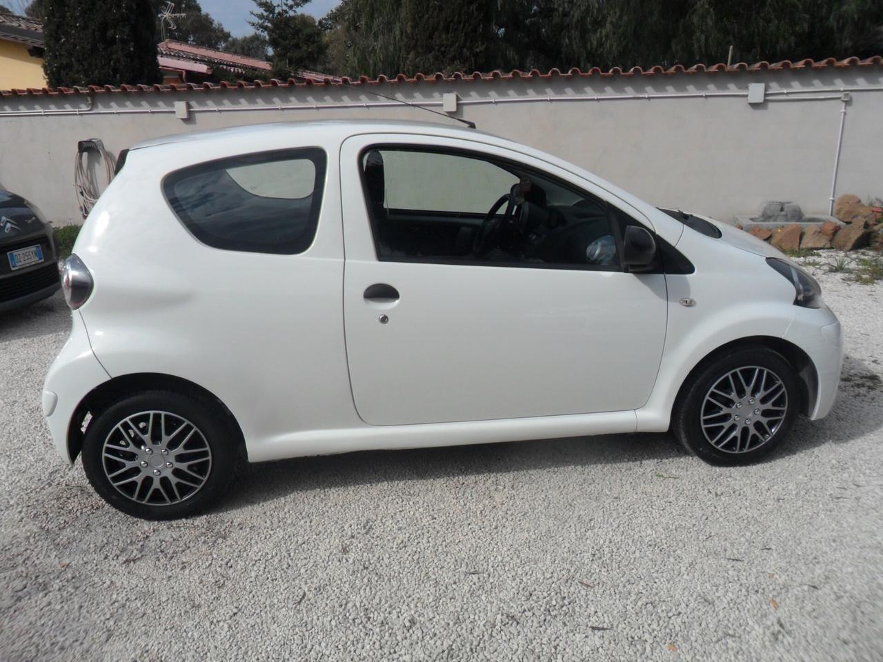 Toyota Aygo 1.0 12V VVT-i 3 porte Active Connect