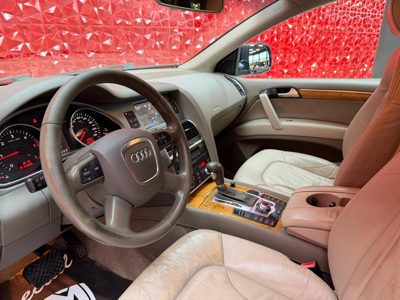 Audi Q7 3.0 V6 TDI 233CV quattro tiptronic 7 POSTI