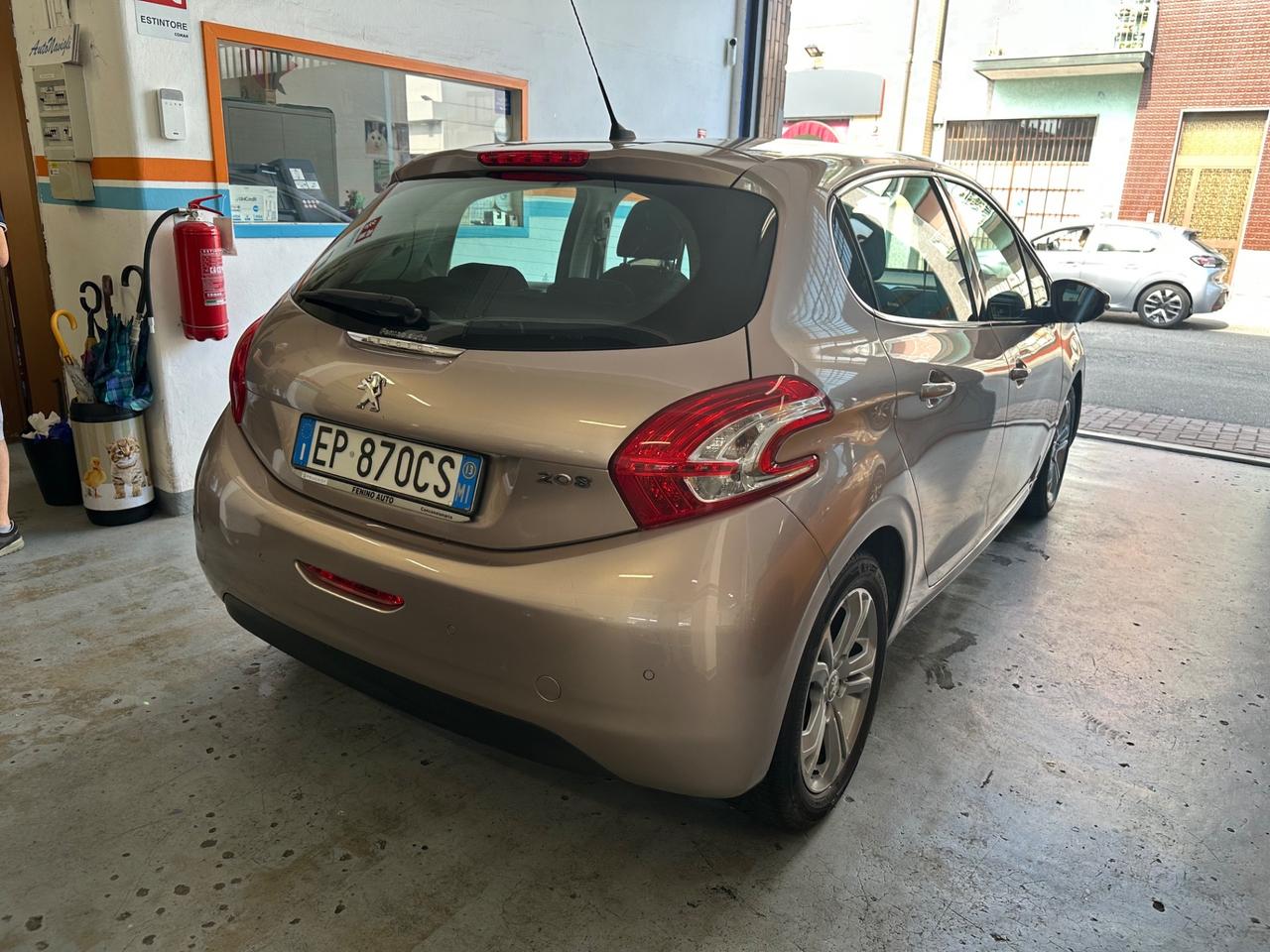 Peugeot 208 1.2 VTi 82 CV 5 porte Allure - Navy Clima Autonavigli