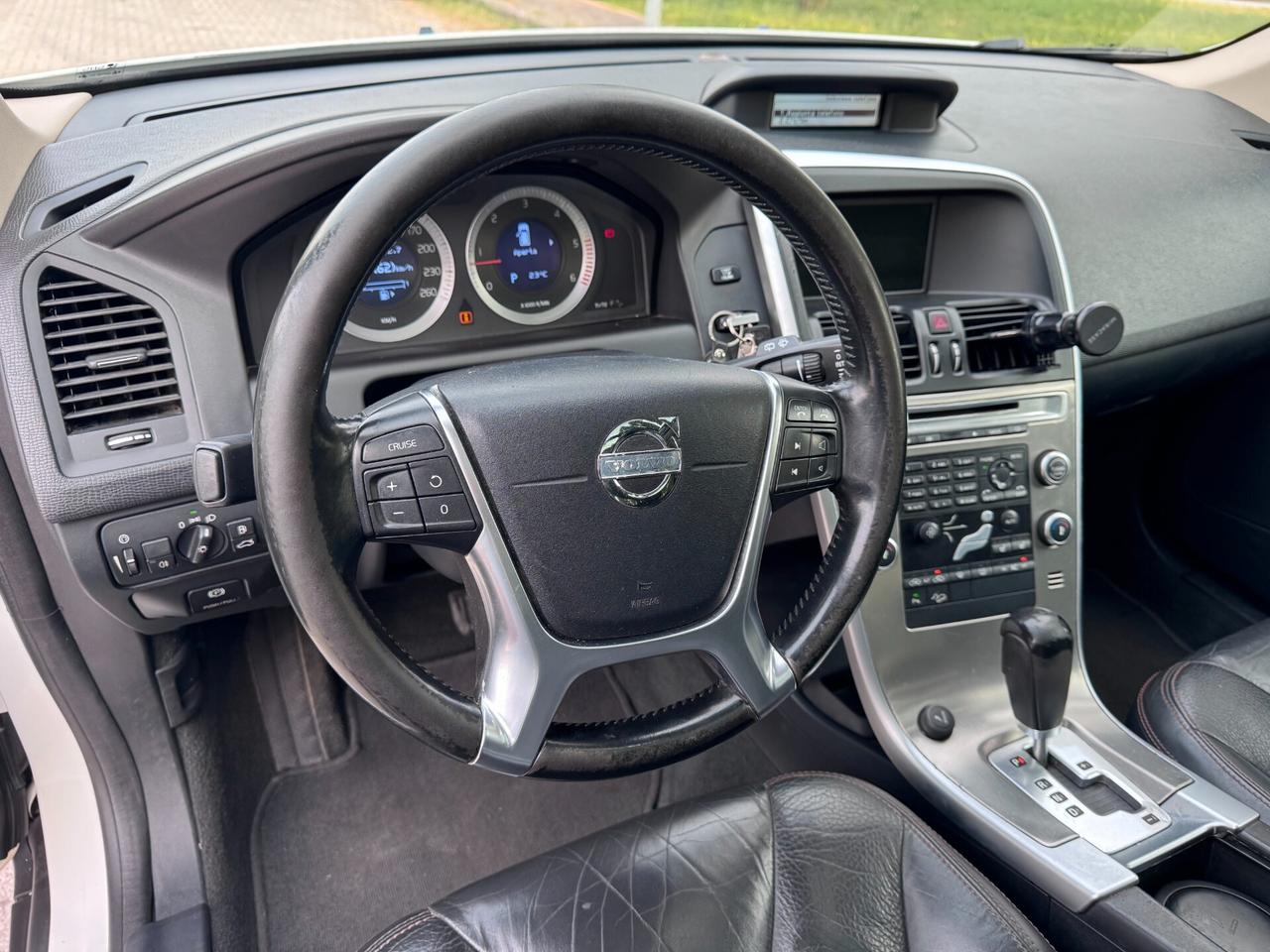 Volvo XC 60 XC60 D5 AWD Geartronic Summum