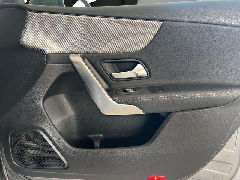 Mercedes-Benz Classe A A 180 d Sport auto