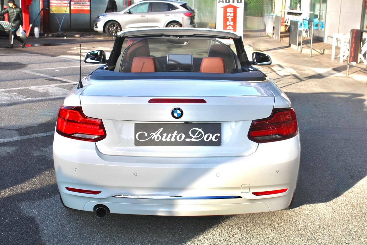 Bmw 218i Cabrio Luxury STEPTRONIC SEDILI SPORT PELLE MARRONE NAVY CAMERA