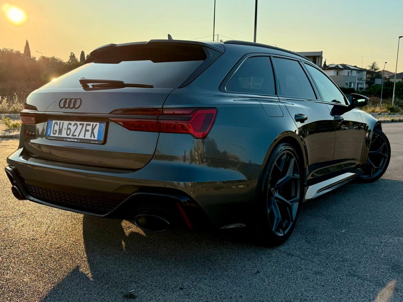 Audi RS6 RS 6 Avant 4.0 TFSI V8 quattro tiptronic Performance