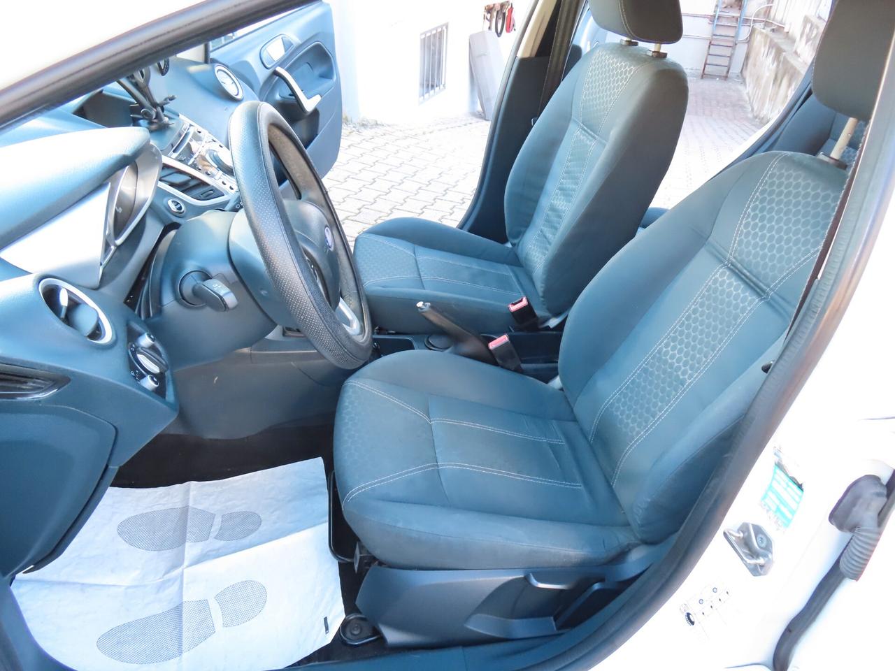 Ford Fiesta 1.4 TDCi 70CV 5 porte Titanium 2012