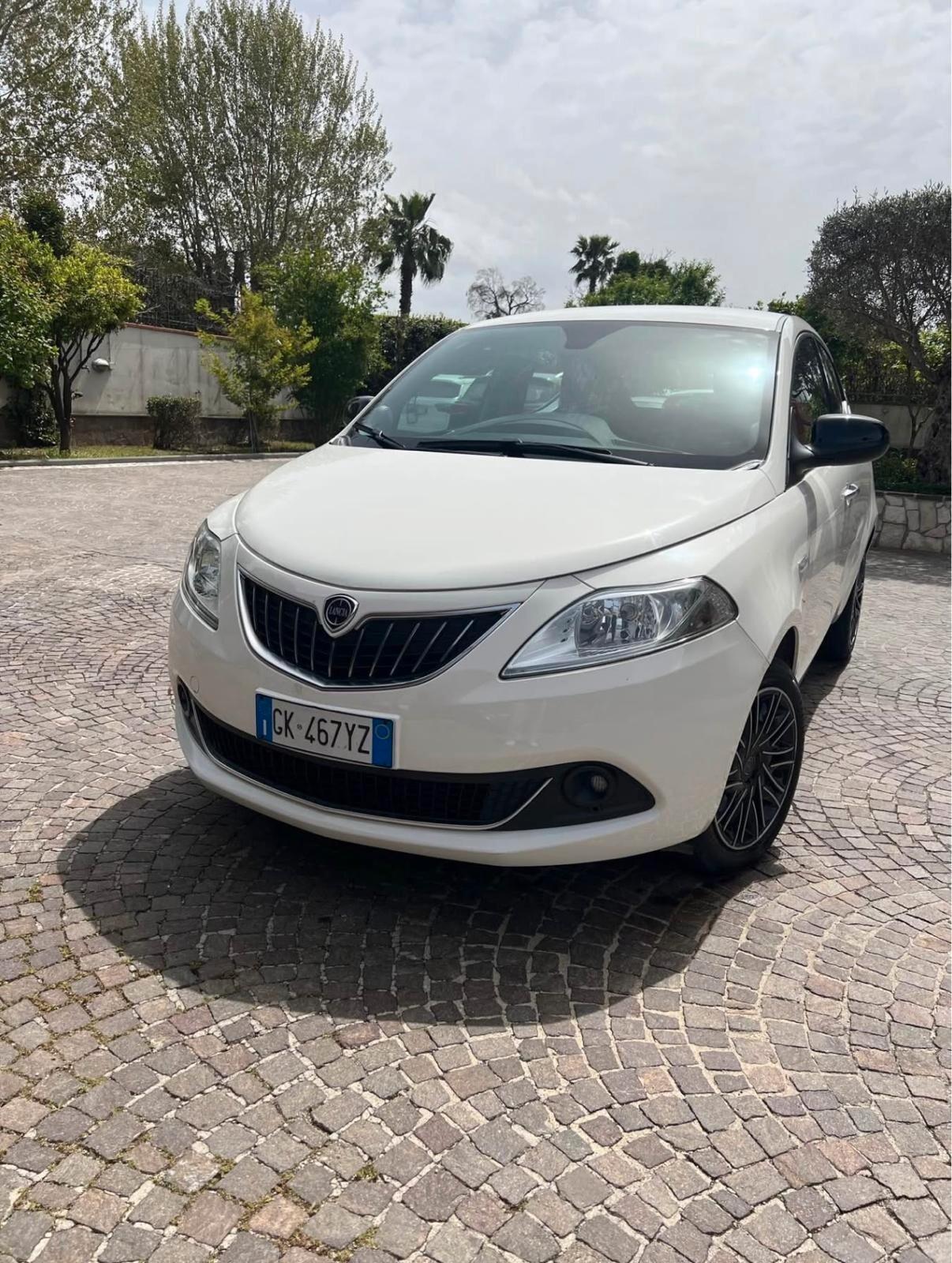 Lancia Ypsilon 1.0 FireFly 5 porte S&S Hybrid Ecochic Gold