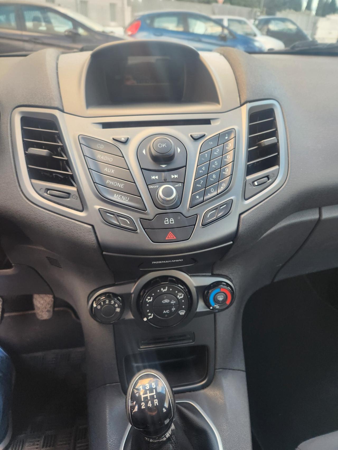 Ford Fiesta 1.4 BENZINA.- GPL