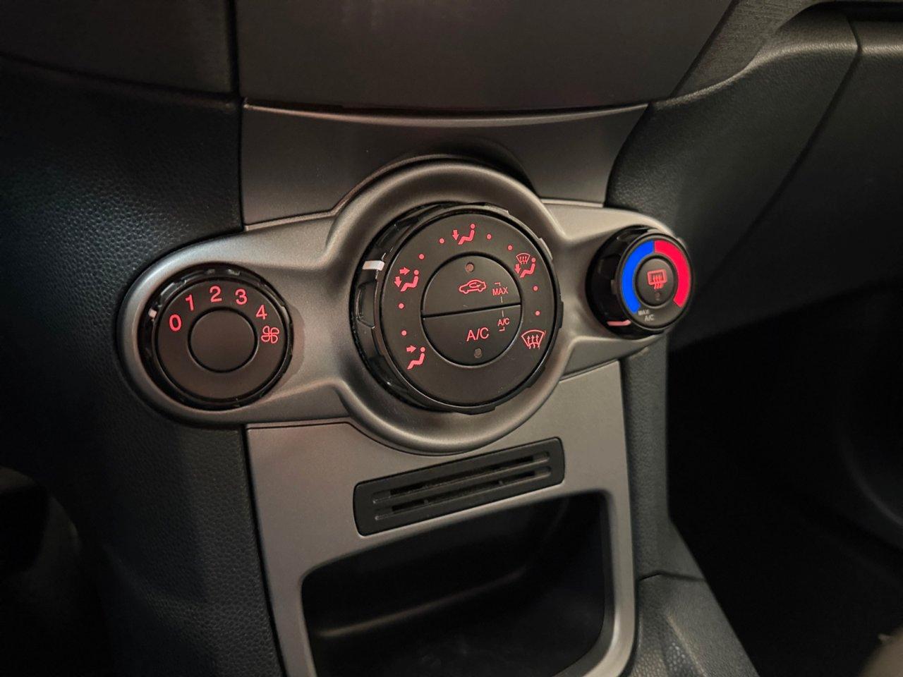 Ford Fiesta 5 Porte Fiesta 5p 1.2 16v + c/esp 82cv E5
