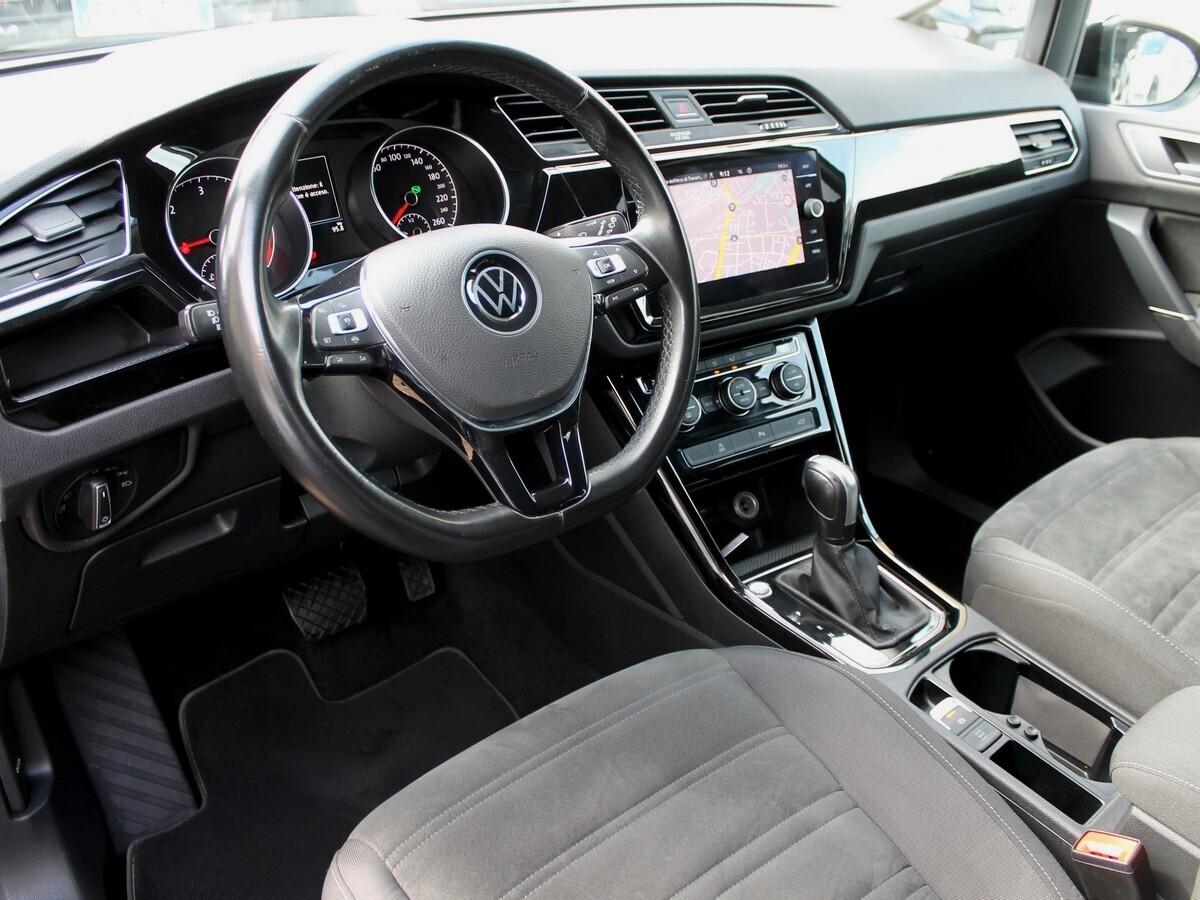 Volkswagen Touran 2.0 TDI 150 CV SCR DSG Executive BlueMotion Tech.7p Nav PDC UNIPRO IVA DEDUC.