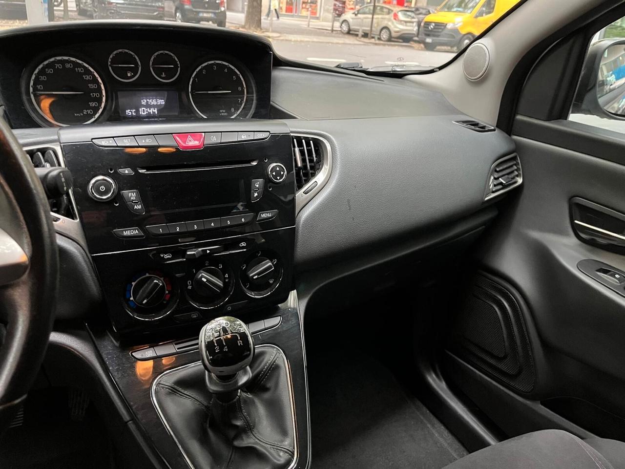 Lancia Ypsilon 1.2 69 CV 5 porte GPL Ecochic Gold