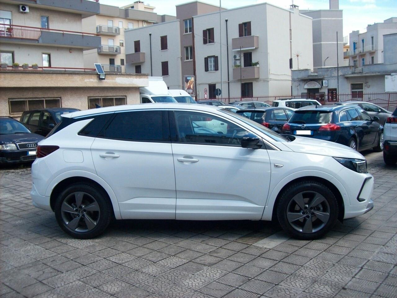 Opel Grandland 1.5 diesel Ecotec 130cv aut. Business Elegance