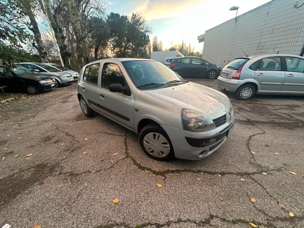 Renault Clio 1.2 16V benzina 5 porte