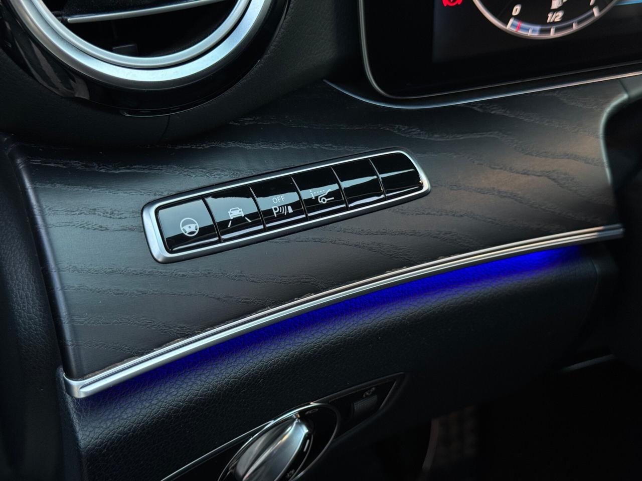 Mercedes-Benz E 350 4MATIC AIR-MATIC 258CV