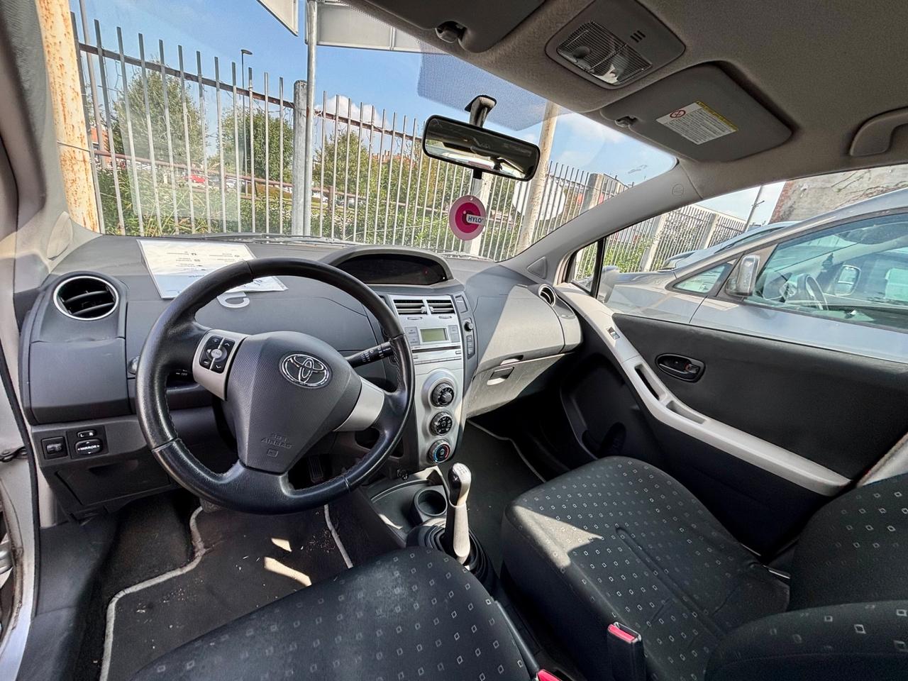 Toyota Yaris 1.0 5 porte Now