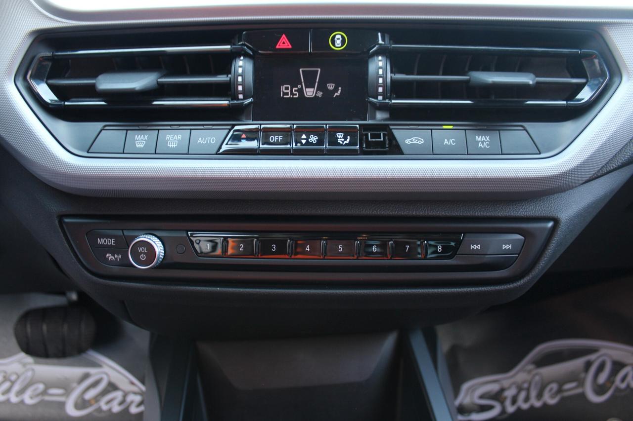 Bmw 120 120d 5p. Business Advantage