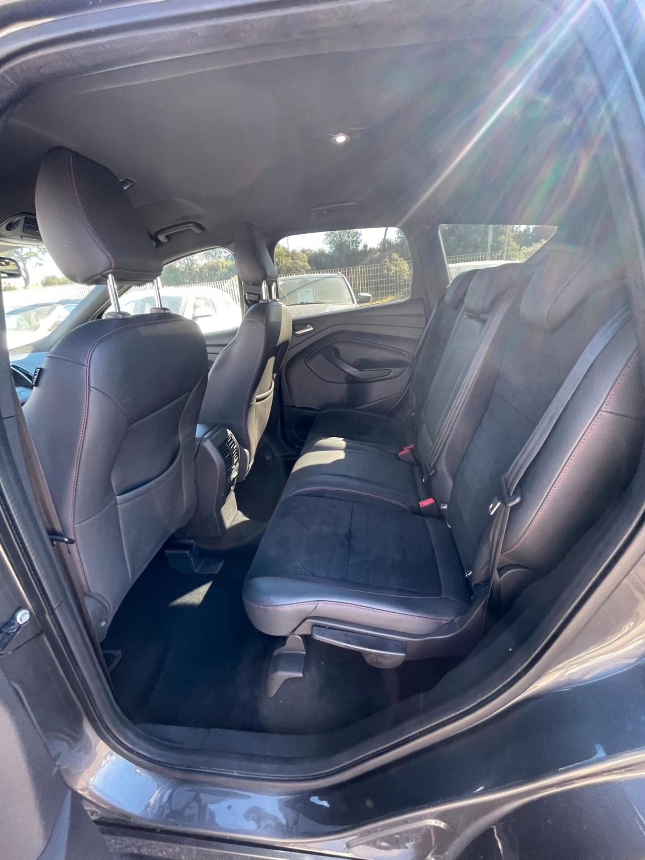 Ford Kuga 2.0 TDCI 180 CV S&S 4WD Powershift ST-Line