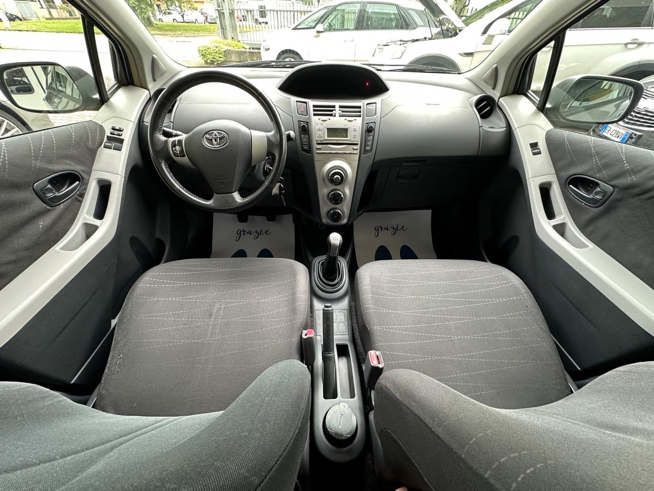 Toyota Yaris 1.0 5 porte