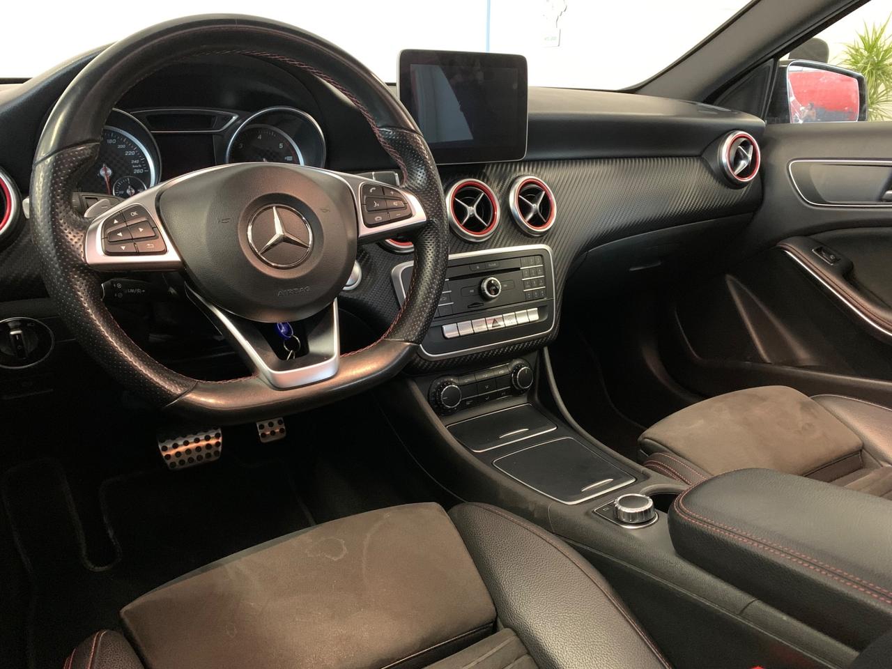 Mercedes-benz A 180 d Automatic Premium AMG Line