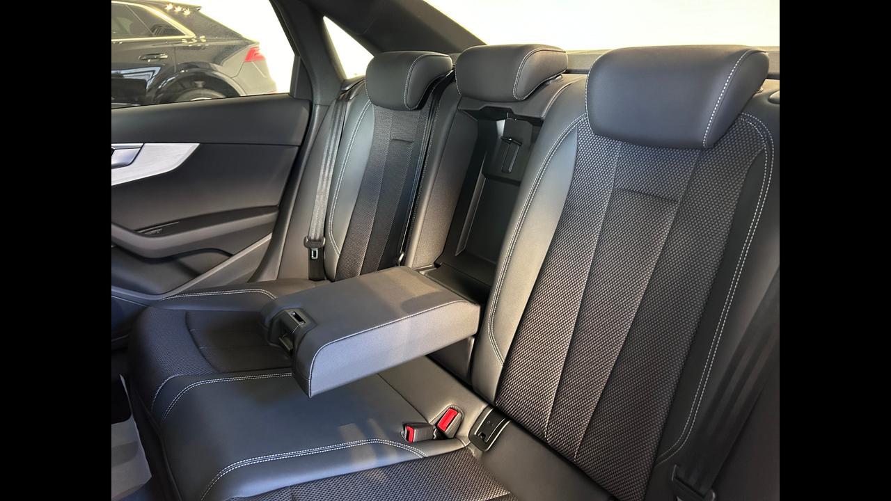 Audi A4 SEDAN 40 TDI S TRONIC