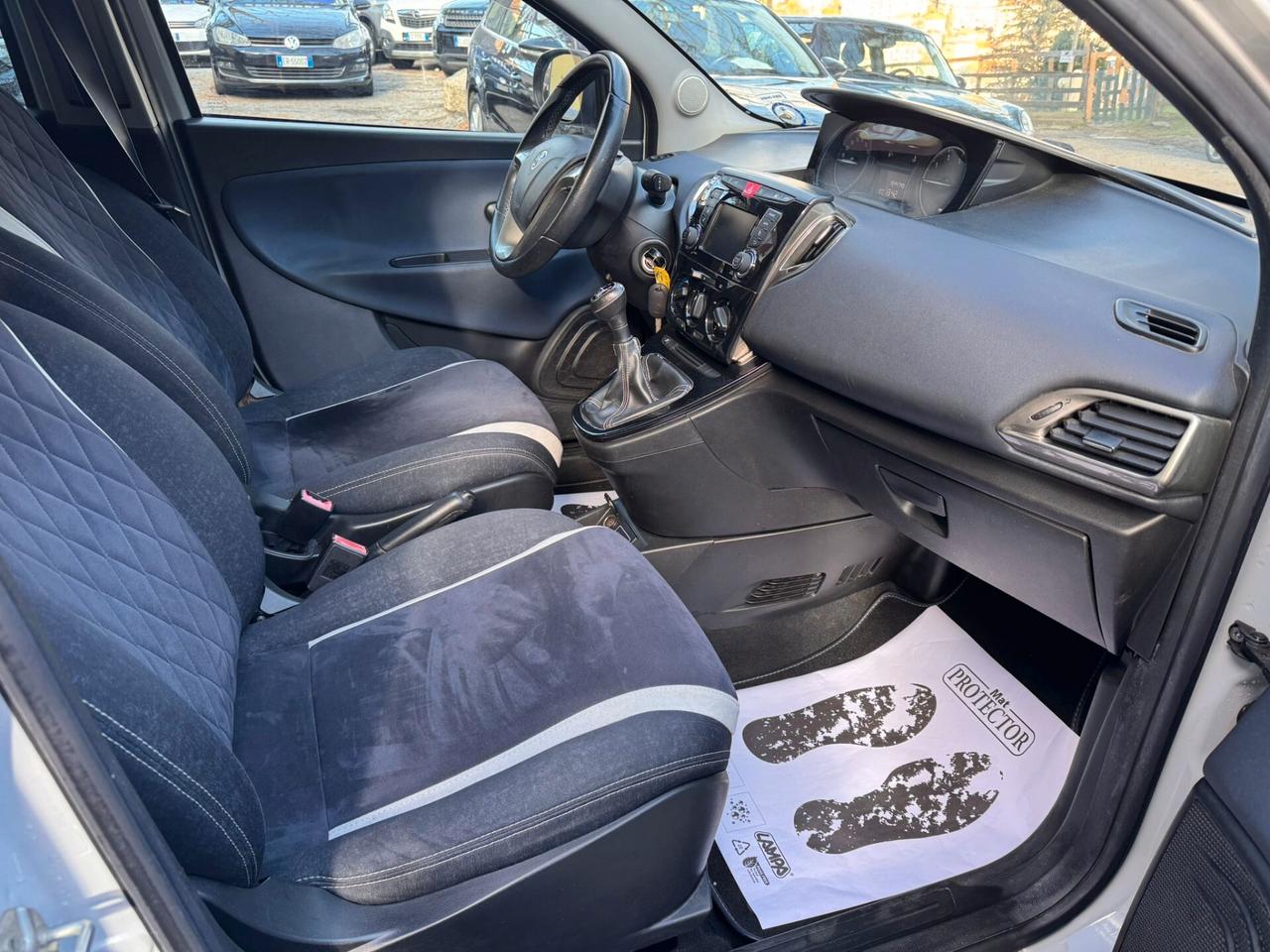 Lancia Ypsilon 1.3 MJT 16V 95 CV EURO6 GARANZIA 1 ANNO