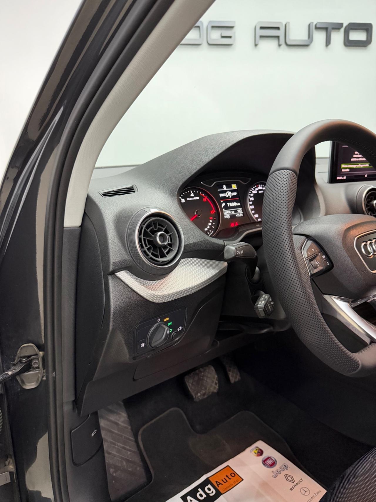 Audi Q2 35 TDI quattro S tronic Identity Black