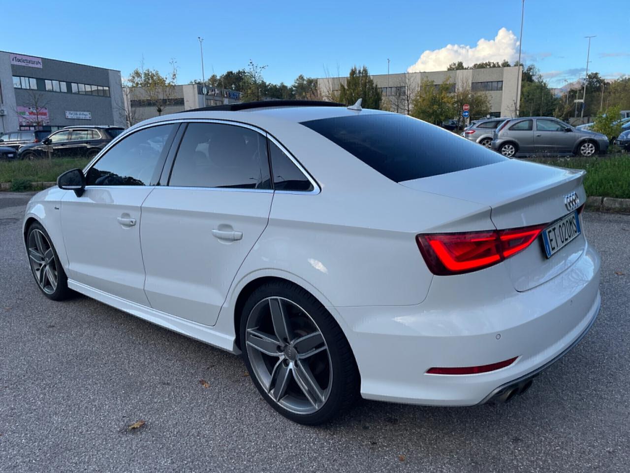 Audi A3 Sedan 1.8 TFSi*Automatik*S-LINE*Cerchi*Navi