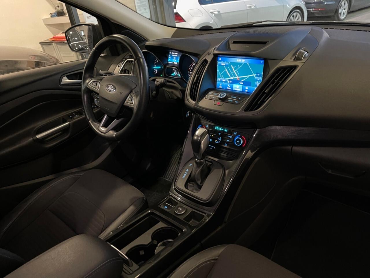 Ford Kuga 1.5 TDCI 120 CV S&S 2WD Powershift Titanium