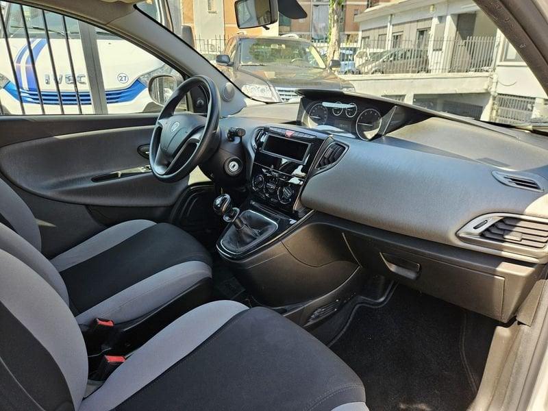Lancia Ypsilon 1.2 69 cv Silver