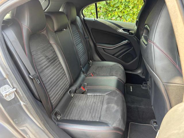 MERCEDES-BENZ A 180 BlueEFFICIENCY AMG PACK Premium