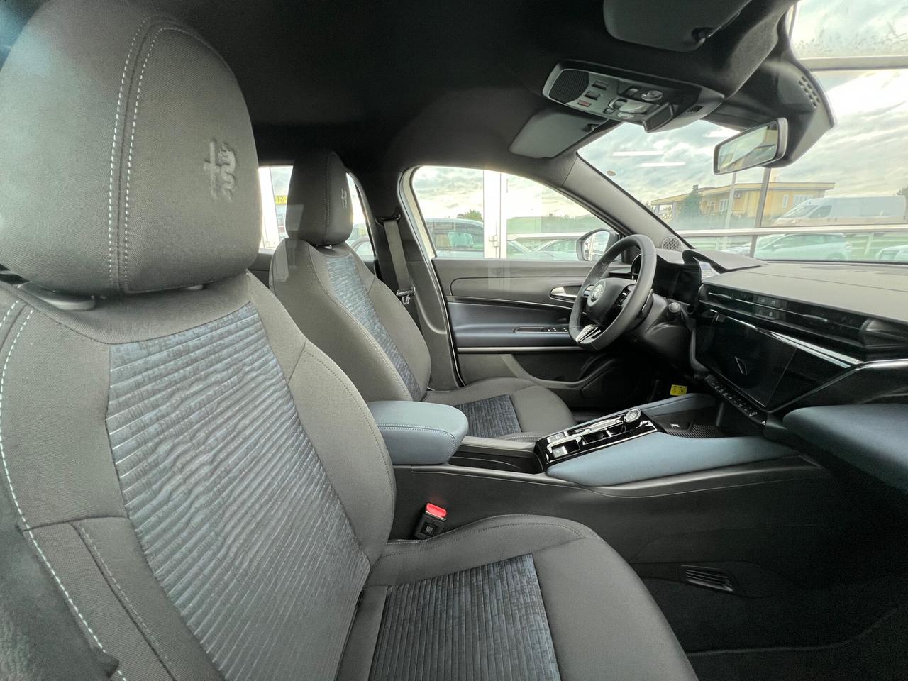 Alfa Romeo Junior 1.2 136 CV Hybrid eDCT6