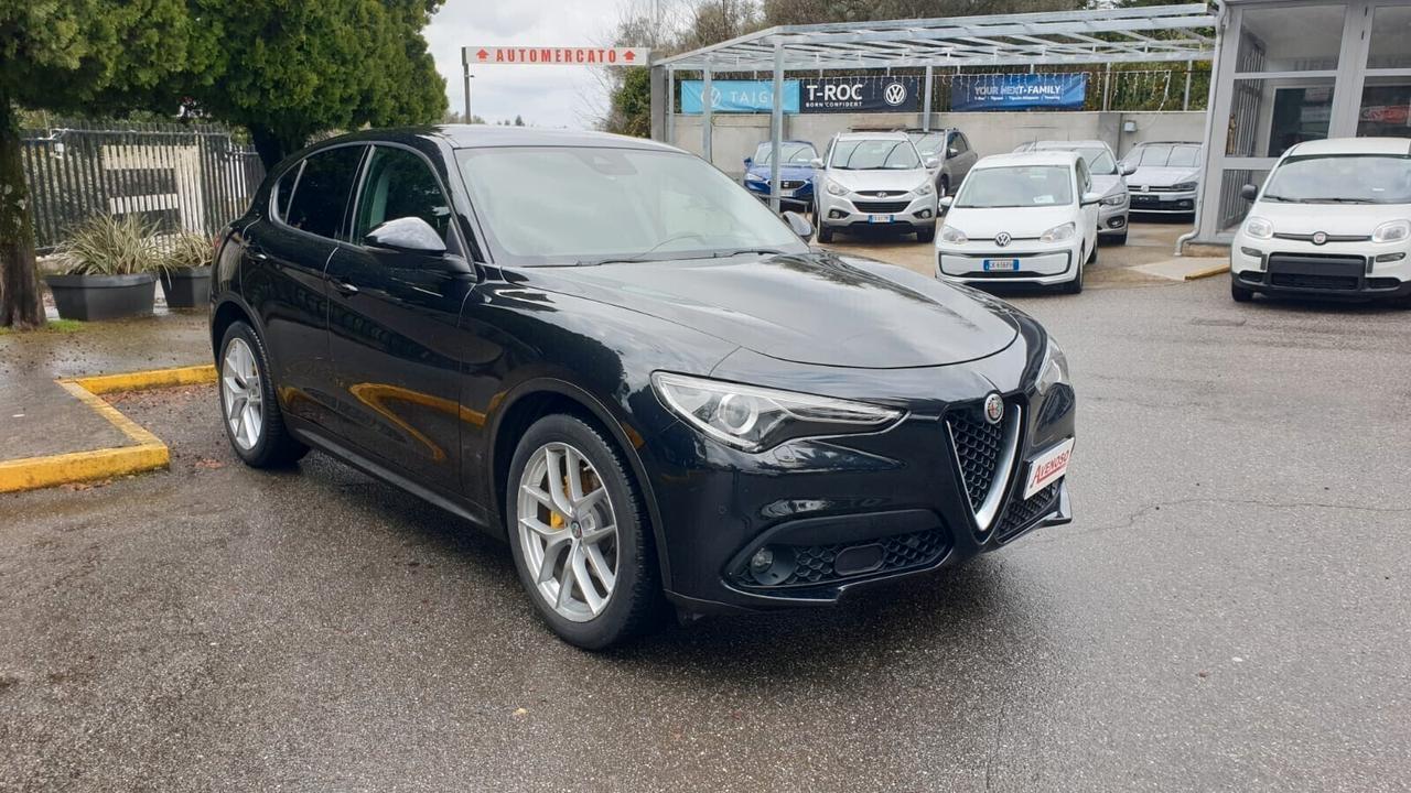 Alfa Romeo Stelvio 2.2 Turbodiesel 180 CV AT8 RWD Super