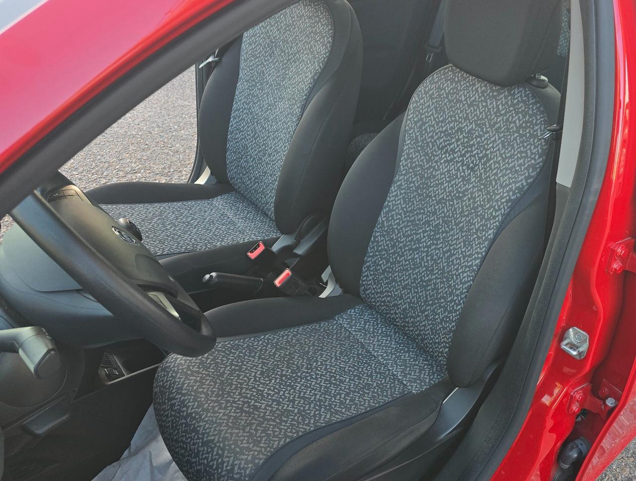 Lancia Ypsilon 1.0 FireFly 5 porte S&S Hybrid Ecochic Silver