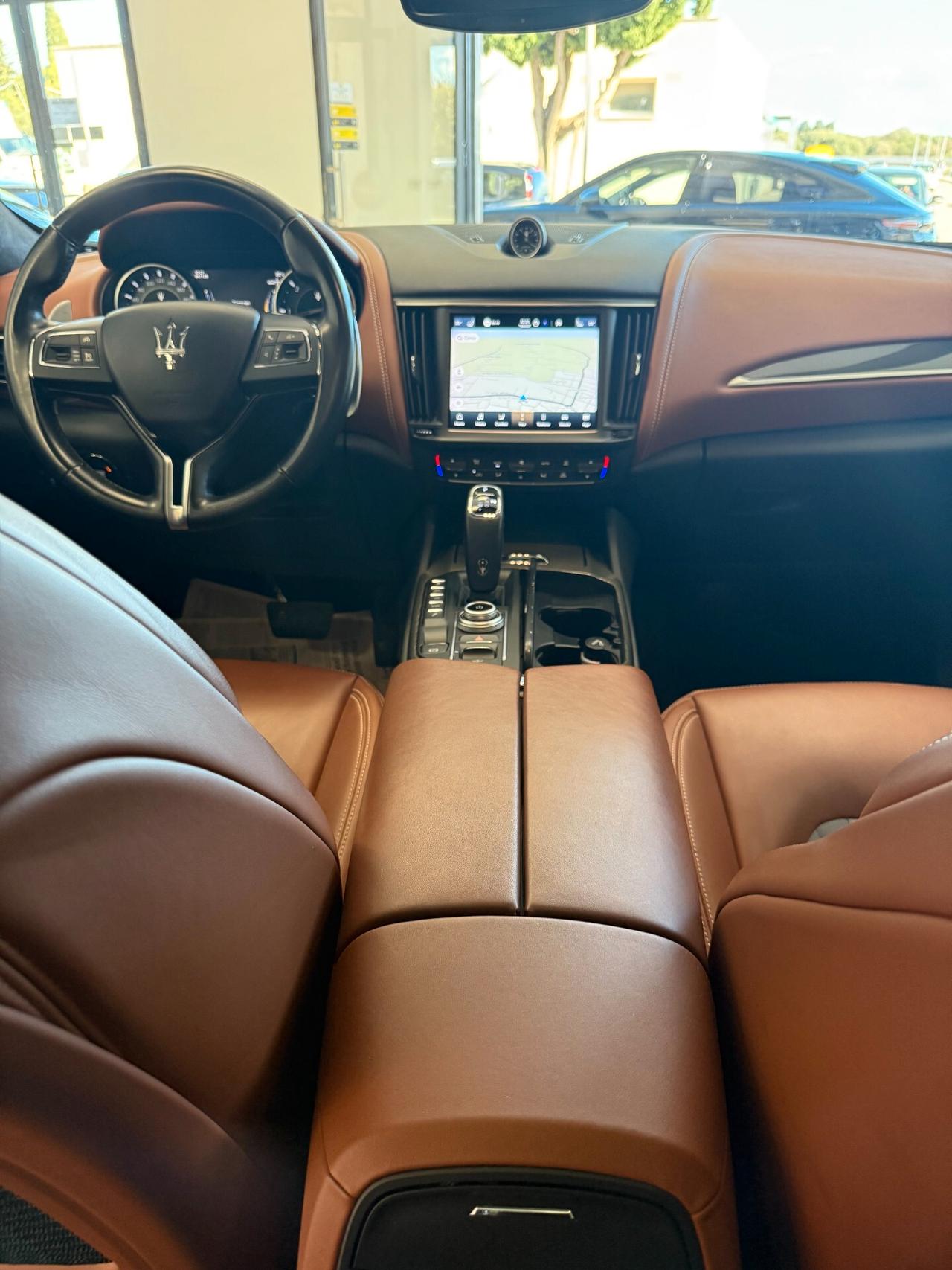 Maserati Levante 3.0 V6 Granlusso 250cv auto TETTO APRIBILE,APPLE CARPLAY,TELECAMERA,NAVIGATORE,PELLE