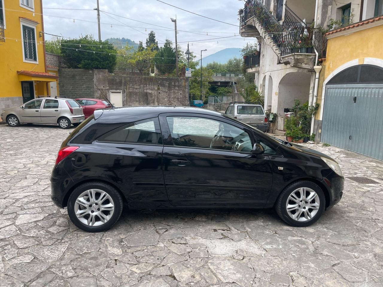Opel Corsa 1.2 3 porte Enjoy